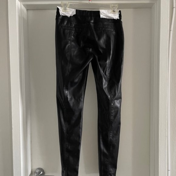 BLANK NYC Black Pussy cat Vegan Leather Leggings - Picture 6 of 12